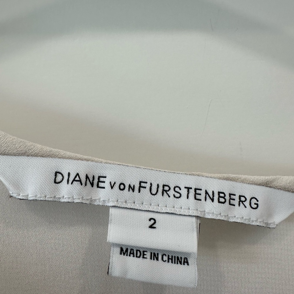 DVF - Picture 2 of 5